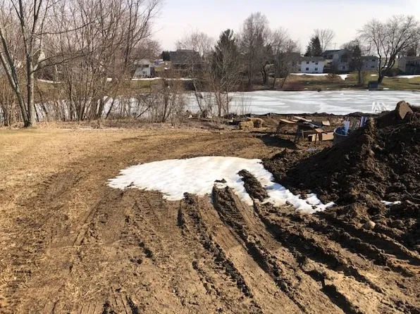 14444 Limerick Ln, Cement City, MI 49233