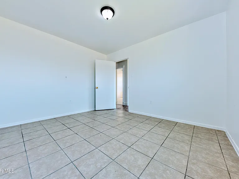 753 N Carolina Dr — Photo 21