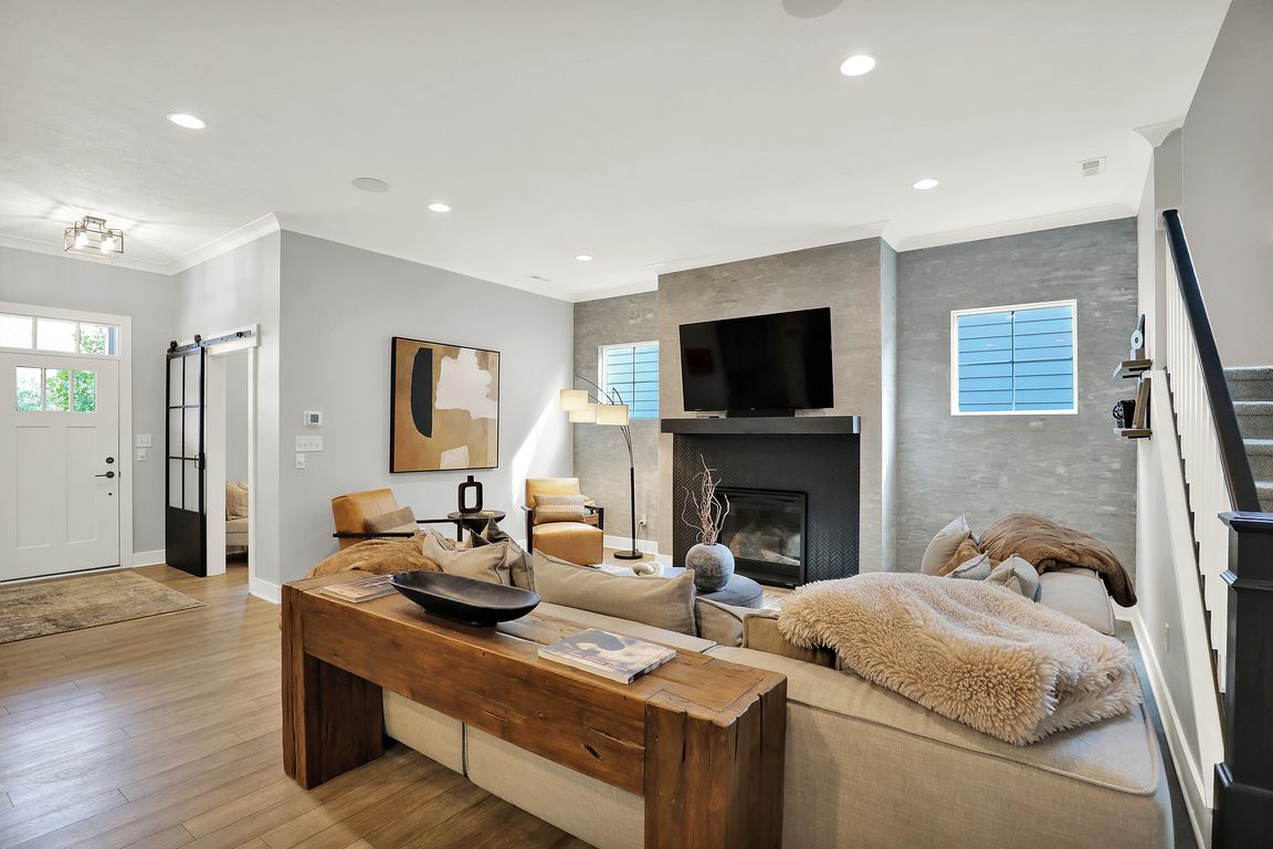 next background image