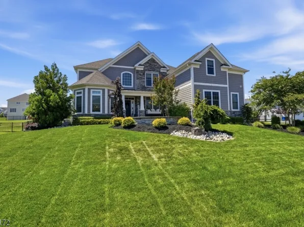 18 Waterford Way, Middletown Twp., NJ 07738