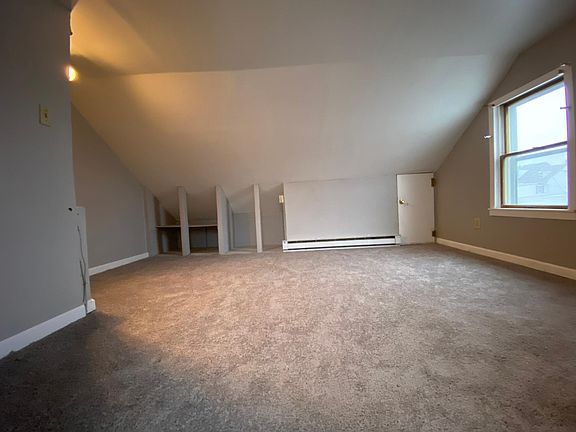 3rd image of 425 W New York St