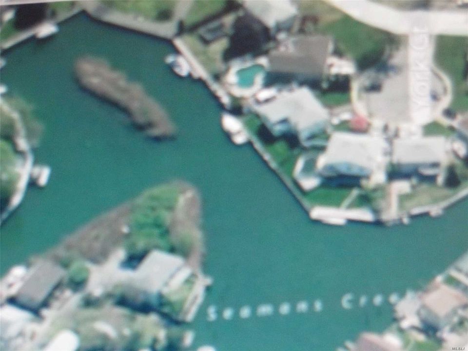 1st image of Island Pl