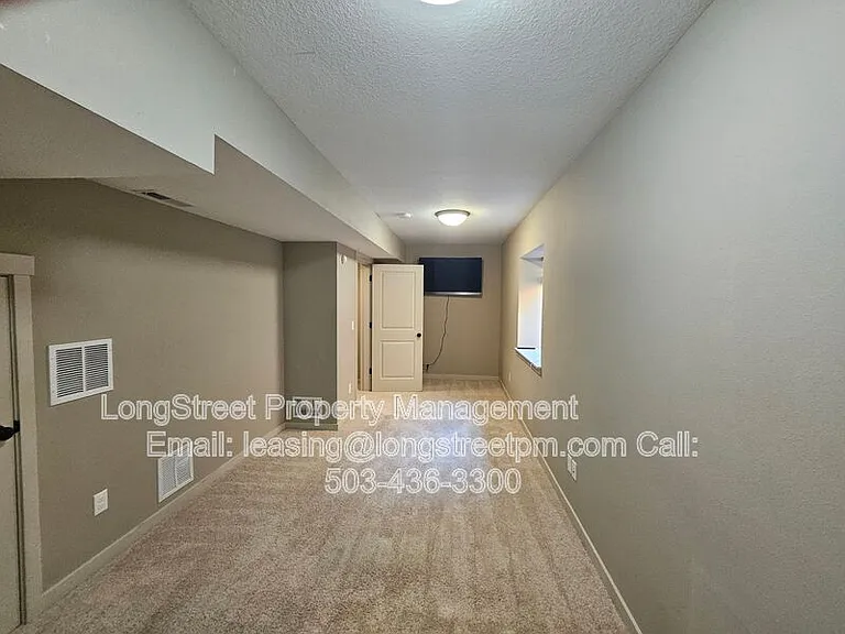 6458 NE 8th Ave — Photo 35