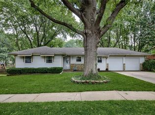 304 S Cardinal Dr, Olathe, KS 66062