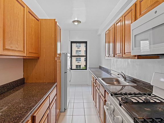 3rd image of 1510 York Ave APT 5C