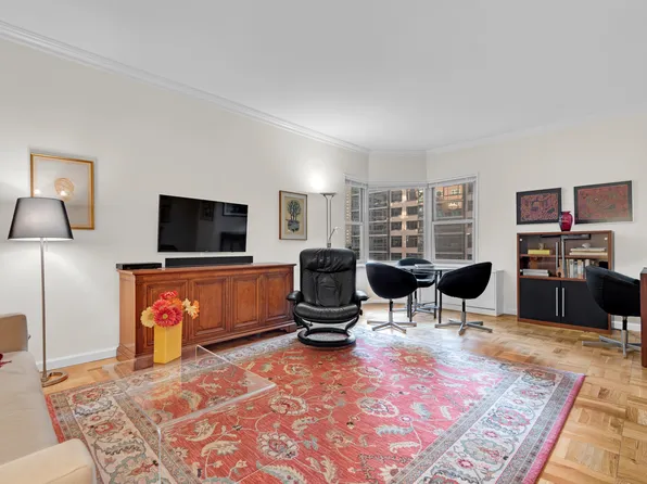 360 East 72nd Street image 1 of 15