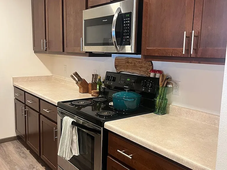 Pine Ridge Apartments — Photo 18