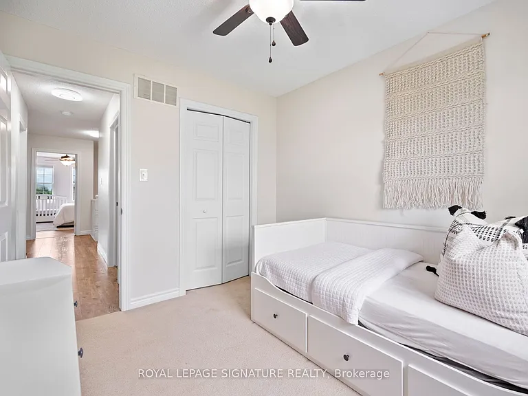 61 Thames Way — Photo 32