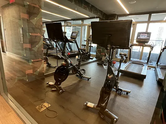 Rented by R New York | media 21