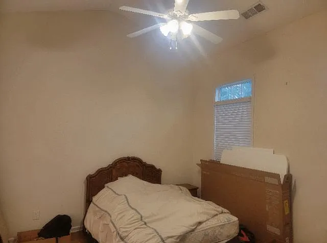 2 bed, 1452 sqft, $1,900 — Photo 2