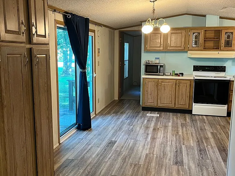 22927 Cypress Dr — Photo 3
