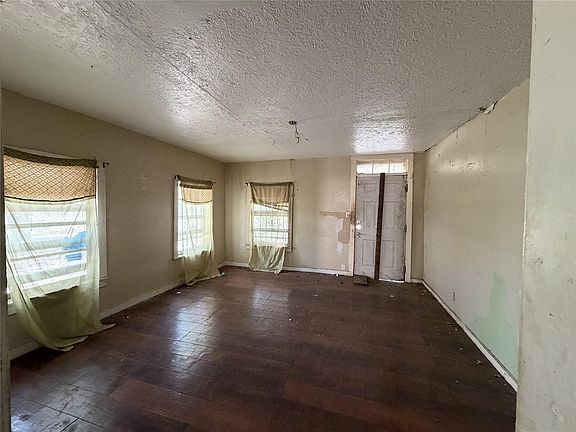2nd image of 6202 Conley St