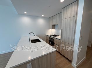 238 Leon Ave #903, Kelowna, BC V1Y 6H9