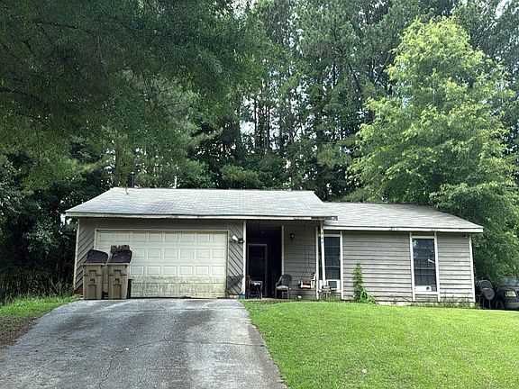 3rd image of 460 Cedar Ct