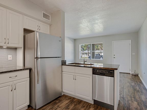 4th image of 141 Seminole Ave