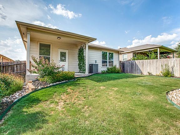 5th image of 806 Cowhide Dr