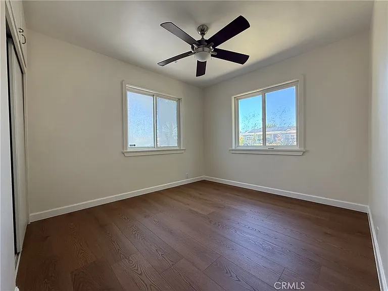5055 Lincoln — Photo 7