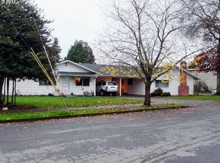 320 G St, Springfield, OR 97477