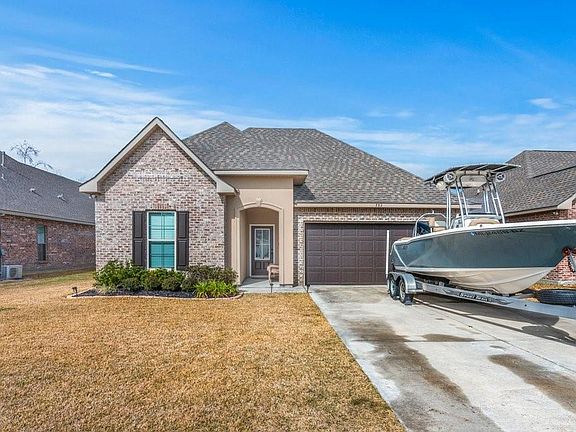 2nd image of 732 Dianne Ln