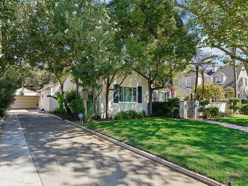 1st image of 229 W Knoles Way #3