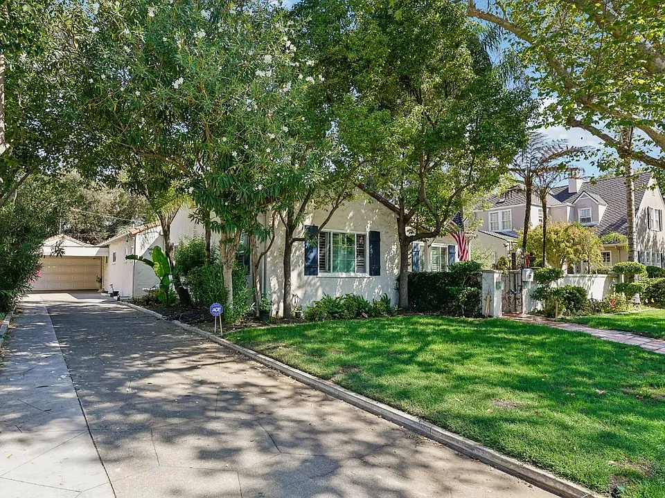 229 W Knoles Way #3