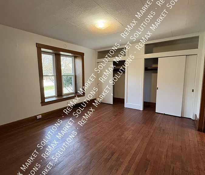 541 Park Ave — Photo 14