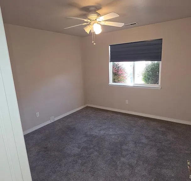 471 Coos Bay St — Photo 9
