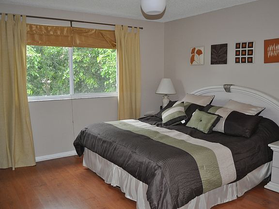 3rd image of 1518 Presidio Dr