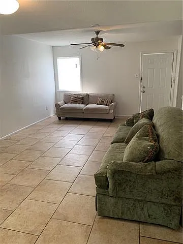 3 bed, 2.5 bath, 1500 sqft, $1,650 — Photo 2