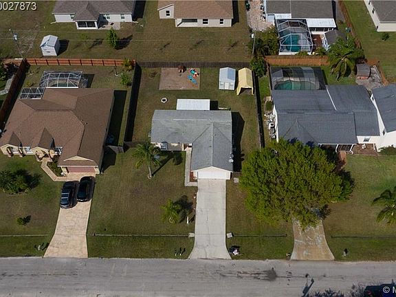 4th image of 1557 SW Jacksonville Ave
