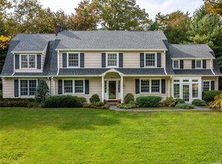 7 Brookside Dr, Manhasset, NY 11030