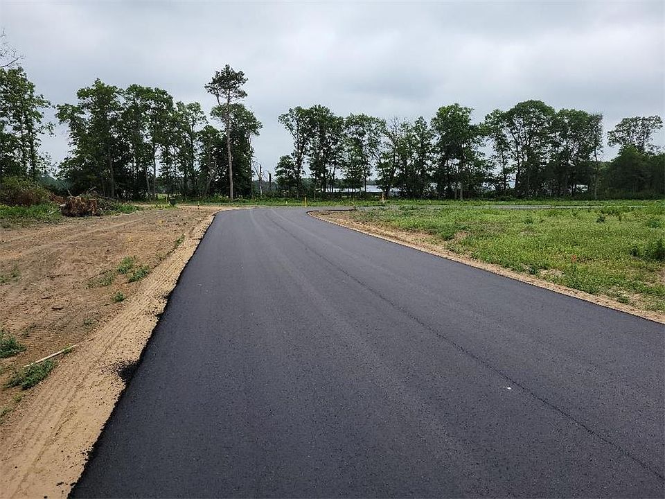 2nd image of 6 Retriever Rd