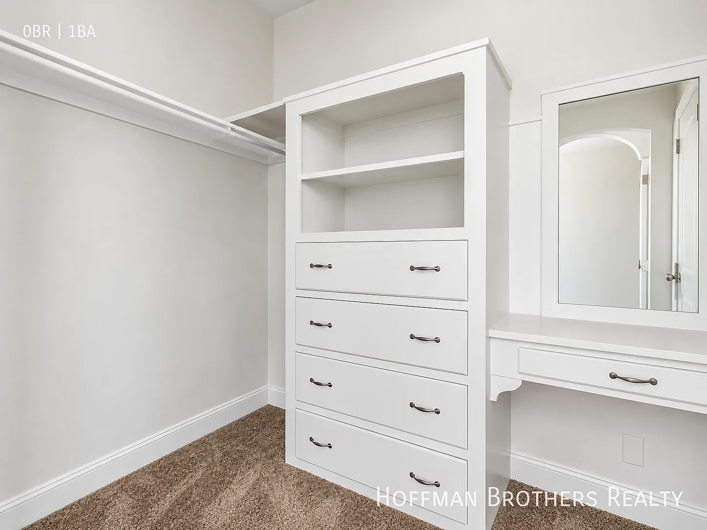 Vermont Square Studio Near Western & Vernon, Fully Renovated — Photo 4