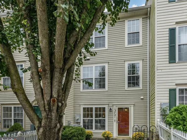 13721 Lark Song Dr, Germantown, MD 20874