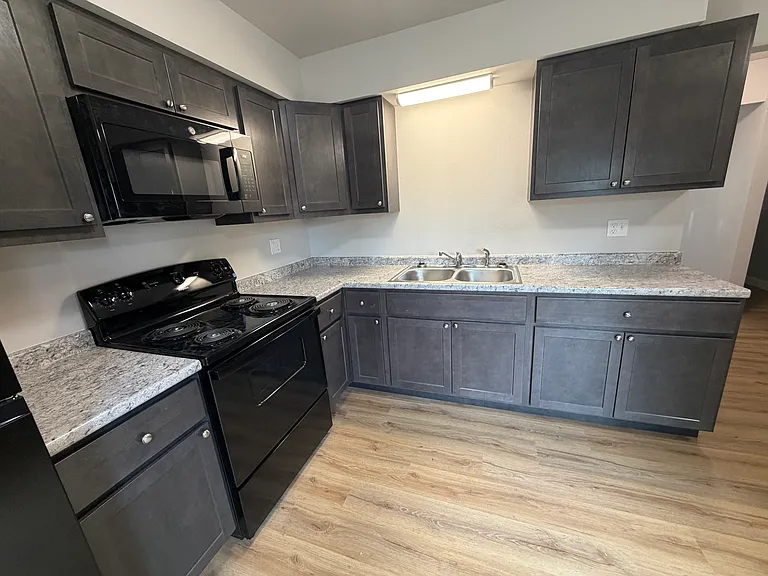 719 Benham St #719 — Photo 9