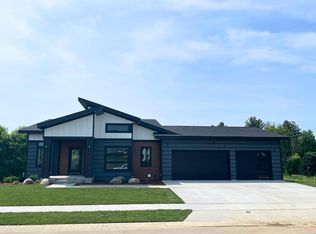 3230 Bella Terra Rd NE, Rochester, MN 55906