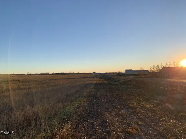 3657 14b St NW, Garrison, ND 58540