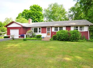 3 Colonial Dr, Weatogue, CT 06089