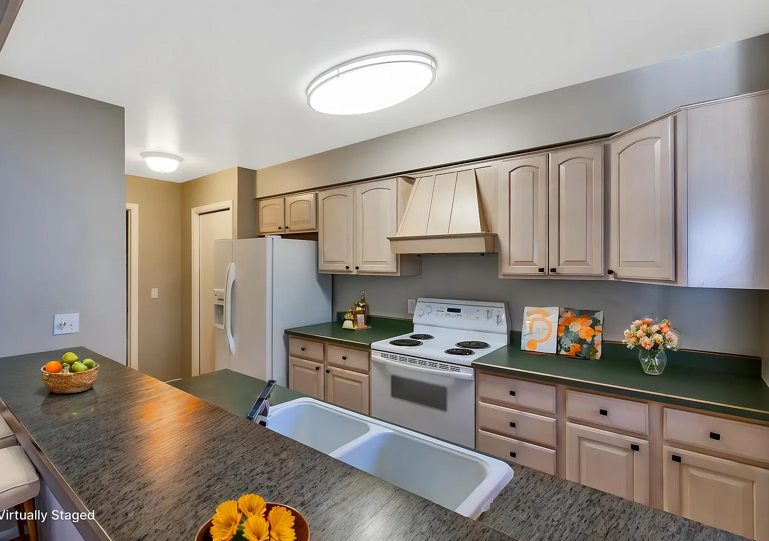 Beautiful 3BR, 3BTH Townhouse in Westminster — Photo 4