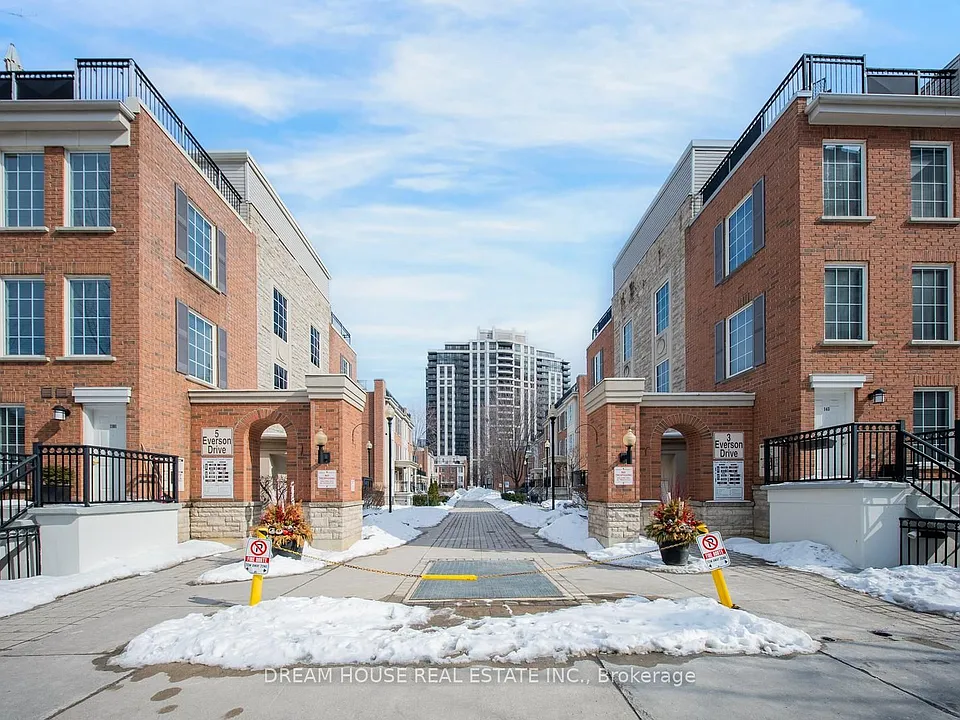 5 Everson Dr #1008
