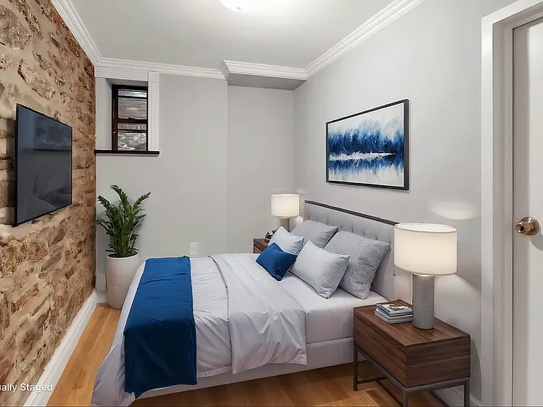 273 W 10th St #1RE — Photo 3