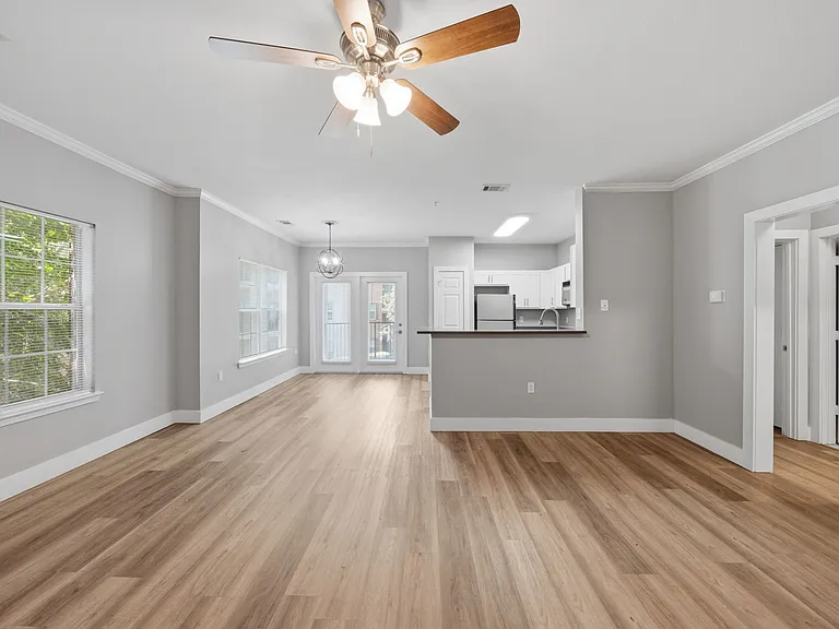 Elora Place Apartments — Photo 10