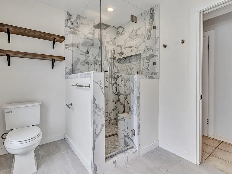 112 Cloverleaf Ave — Photo 12