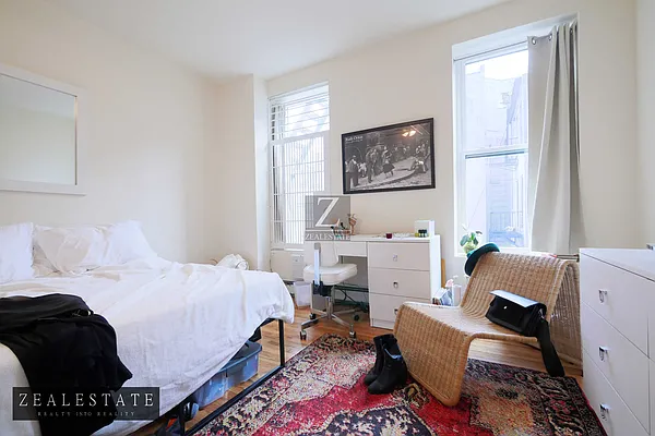 Rented by ZealEstate Group Inc | media 25