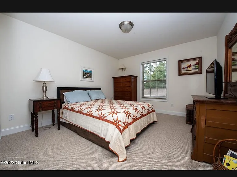 48 Kendall Dr #48 — Photo 13