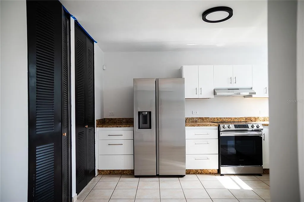 4 bed, 3.5 bath, 2086 sqft, $2,800 — Photo 3
