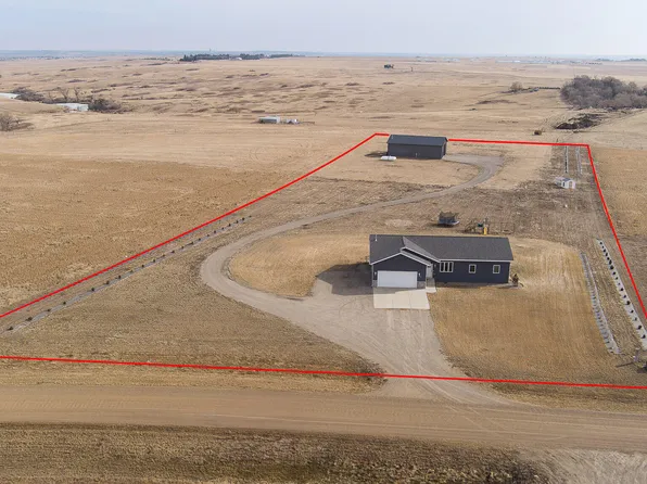 4464 Wrangler Rd, Mandan, ND 58554