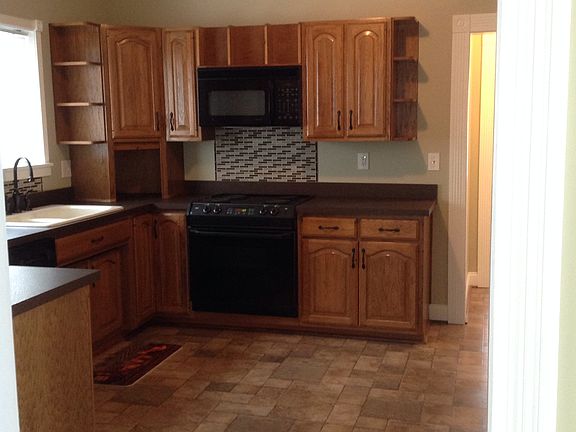 5th image of 404 Beal St