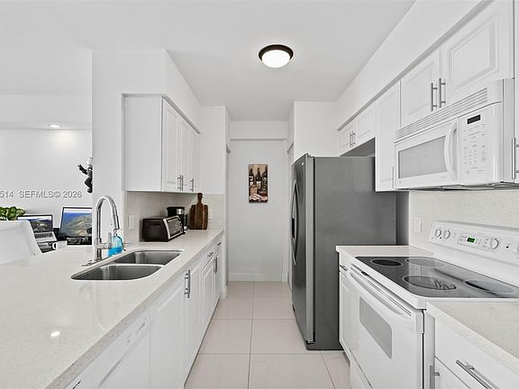 5th image of 1155 Brickell Bay Dr APT 2005