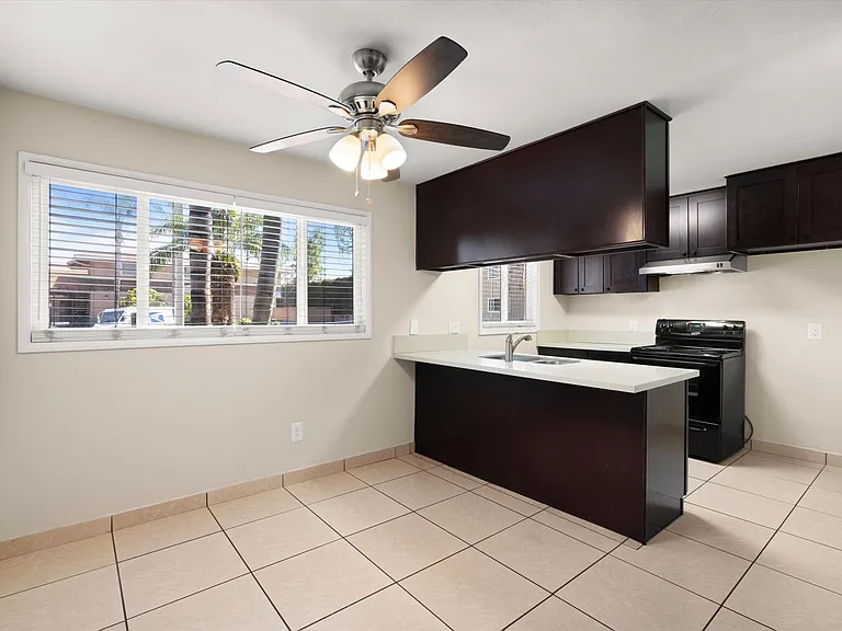 Melrose Manor Apartments - Riverside, CA — Photo 75